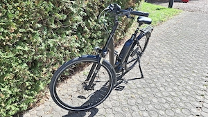 Fahrrad E- City Bike schwarz Bild 2