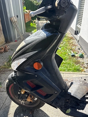 verschenke als Ersatzteilspender TGB motorroller Bild 6