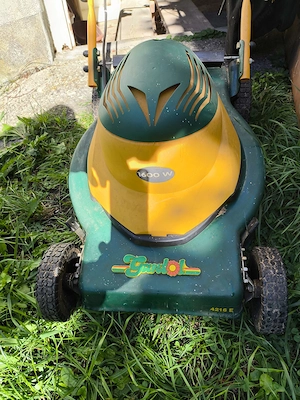Älterer E-Rasenmäher 1600 W und E-Rasentrimmer ET 350 mit Elektrokabel  Bild 5