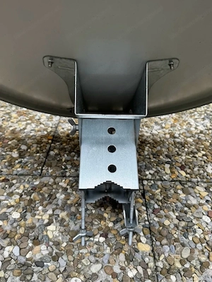 Satellitenschüssel 65 cm mit Megasat Twin LNB - voll funktionsfähig Bild 2