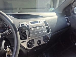 Hyundai i20 - Pickerl bis 05 27 ohne Überzug! Bild 3