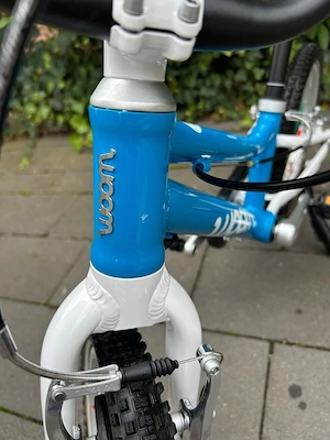 Woom 2 Kinderfahrrad 14 Zoll blau Weiß Bild 4