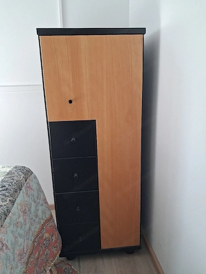 dekorativer Sideschrank in Buche mit schwarzem Korpus Bild 2