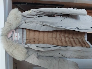 Schicker Wintermantel mit Pelz Bild 3