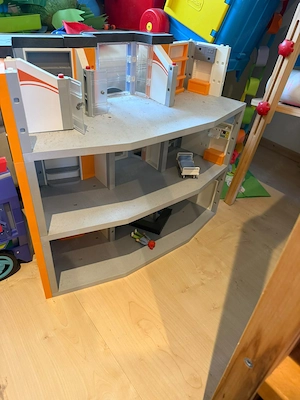 V: Playmobil Krankenhaus mit viel Zubehör Bild 2
