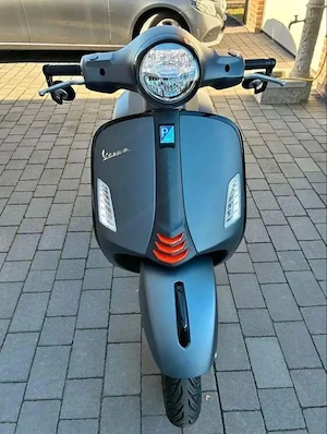 Vespa GTS 300 Super Sport 1.Hand nur 416kM Keyless Jahr 2025 Bild 3