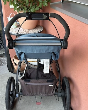 Kinderwagen Thule mit Fußsack Bild 3