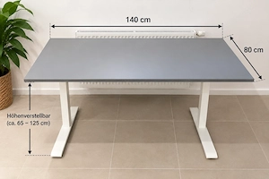 IKEA Schreibtisch   elektrisch höhenverstellbar   140cm x 80cm