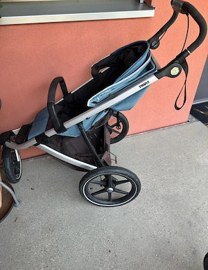 Kinderwagen Thule mit Fußsack Bild 2