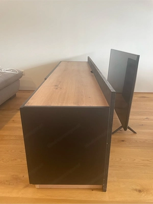 TV-Board XXXLutz Bild 2