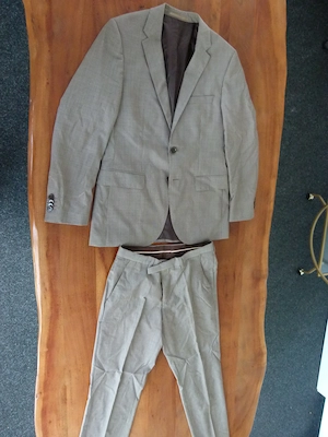 Hugo Boss Konvolut Gr. 46   4 Anzüge + Sakko + 5 Krawatten Bild 4