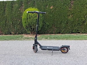 Verkaufe e roller wegen nicht mehr in gebrauch Bild 4