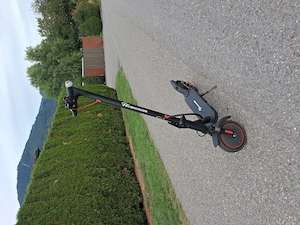 Verkaufe e roller wegen nicht mehr in gebrauch Bild 3
