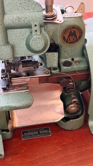 Overlock-Nähmaschine  Bild 5