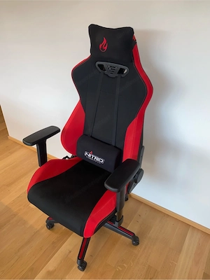 Verkaufe meinen Nitro Concepts S300 Gaming-Stuhl in Rot Schwarz Bild 2