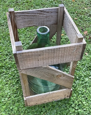 Ballonflasche grün ca. 11 Liter mit Holzgestell Bild 4