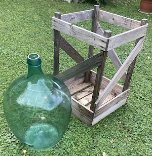 Ballonflasche grün ca. 50 Liter mit Holzgestell Bild 2