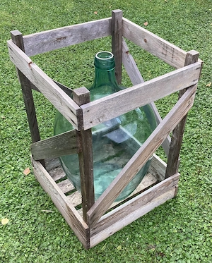 Ballonflasche grün ca. 50 Liter mit Holzgestell Bild 3