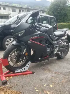 Honda CBR 650 RA. Service gepflegt Bild 2