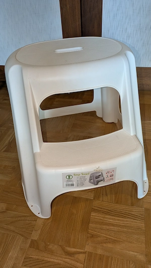 Kunststoffhocker Bild 2