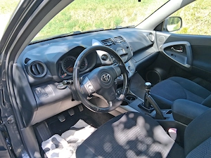 Toyota RAV 4 Allrad Bild 7