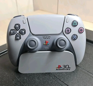 Sony Playstation 5 Pro 30th Anniversary controllern 