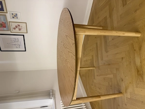 Runder Esstisch aus Eichenfurnier mit Auszug Bild 2
