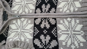 Schöne Strickweste grau Bild 2