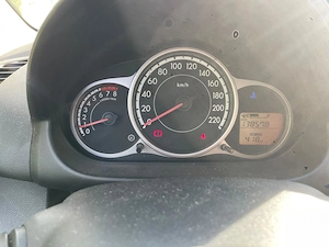 Mazda 2, wenig KM, frischer TÜV Bild 5