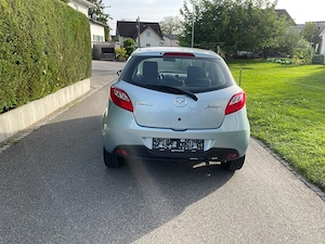 Mazda 2, wenig KM, frischer TÜV Bild 2