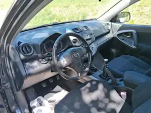 Toyota RAV 4 Allrad Bild 2