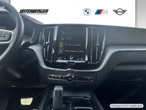 Volvo XC60 B4 Momentum Pro AWD // Rückfahrkamera // Park Assistent Bild 8