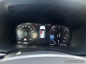Volvo XC60 B4 Momentum Pro AWD // Rückfahrkamera // Park Assistent Bild 9