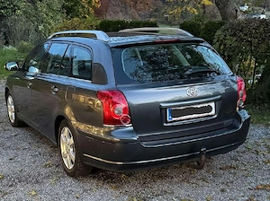 Toyota Avensis Bild 2