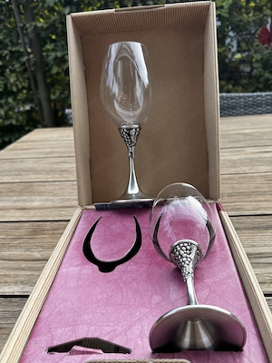 Weingläser aus Glas mit Zinnfuß, sehr hochwertig, 2 Stück Bild 3