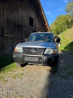 Mitsubishi Pajero GL 2,5 TD Bild 7