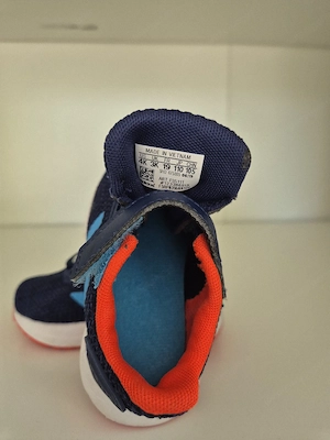 Kinder Turnschuhe Bild 3