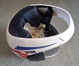 Alter Mopedhelm 1980er Jahre zu verschenken Bild 2