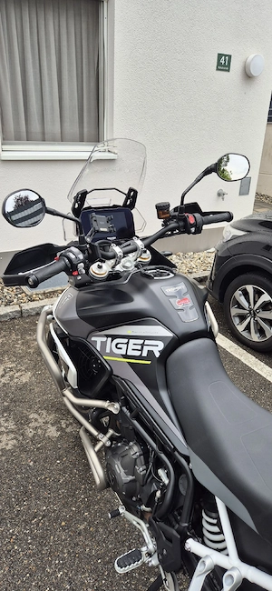 Triumph Tiger 900 rally pro  Bild 6