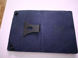 Tablet mit Hülle  Bild 2