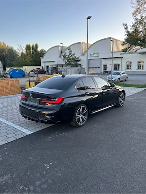 BMW 320d xDrive M Sport Aut. Bild 3