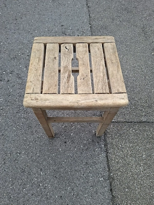 Stühle, Tischchen, verschieden Bild 4