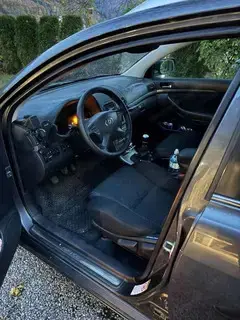 Toyota Avensis Bild 4