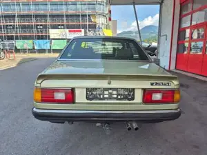 BMW 732 Bild 9