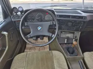 BMW 732 Bild 16