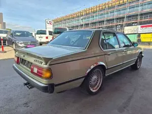 BMW 732 Bild 10