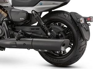 Die QJ-Motor SRV 600V ist ein Cruiser mit sportlicher Note, der sich durch seinen V4-Motor von der M Bild 3