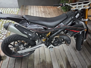 Rieju MRT 50 E5 All Black PRO   Top Zustand, nur 2.400 km (Bj. 2025) Bild 6