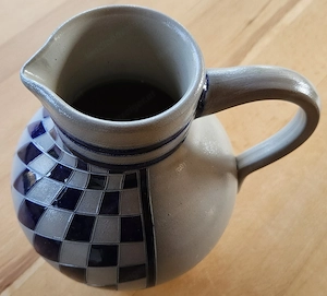 Goebel Merkelbach Salzglasur Keramik-Krug   blau creme   Handarbeit Bild 3