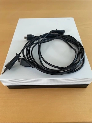 Xbox One X 1TB Robot White (Weiss)   Top Zustand inkl. Kabel Bild 4